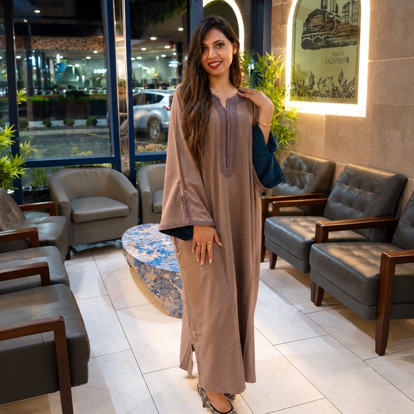 Elegant Contrast Sleeve Gandora